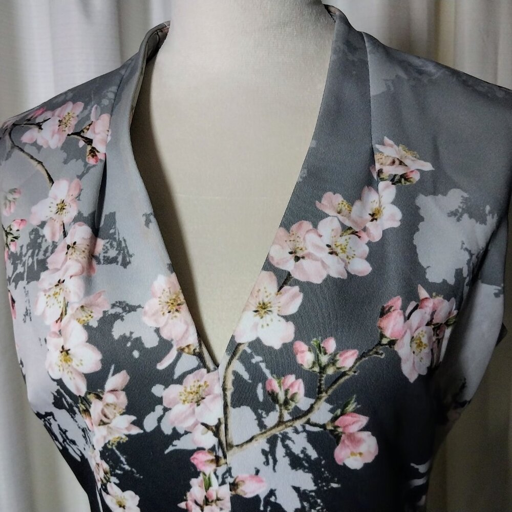 PHASE EIGHT SIZE 10 GRAY & PINK V NECK FLORAL MIDI DRESS - Picture 3 of 12